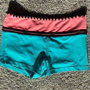 California Kisses Shorts (Girls Large)